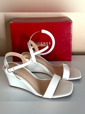 JOURNEE COLLECTION WOMEN'S 9.5M CLAYR WHITE DRESS WEDGE SANDALS NEW W/BOX